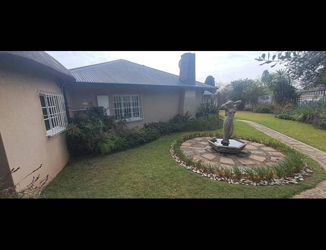 4 BEDROOM HOUSE FOR SALE IN CINDERELLA